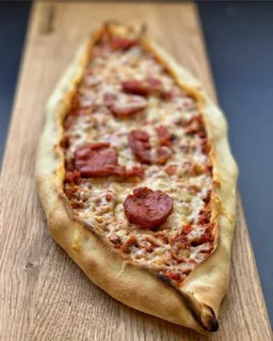Sucuklu Kaşarlı Pide