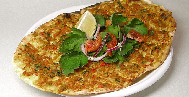 Qozlu lahmacun