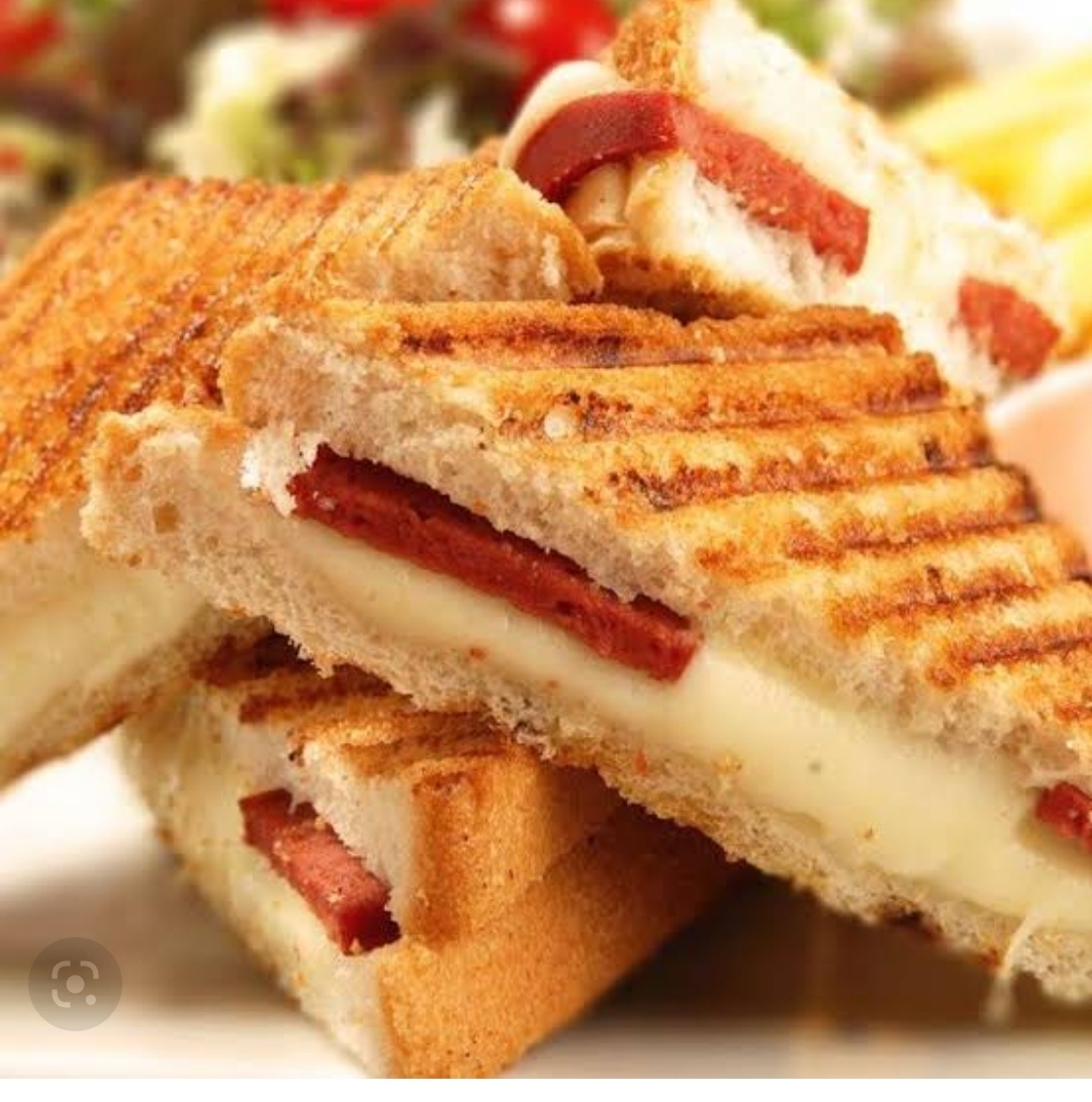 Sucuklu Tost