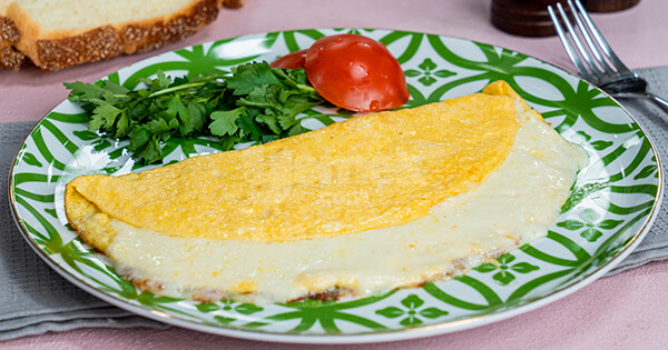 SCRAMBLED EGG WITH CHEDDAR
