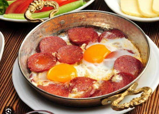 Sucuklu Yumurta