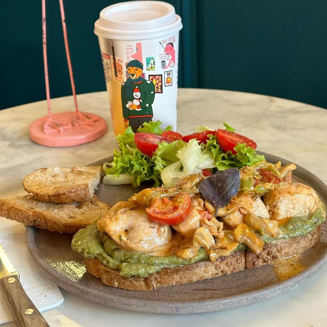 Avokado Pop Art Chicken - Alt Tarafı Ekmek