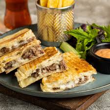 ET KAVURMALI TOST / ROASTED MEAT TOAST