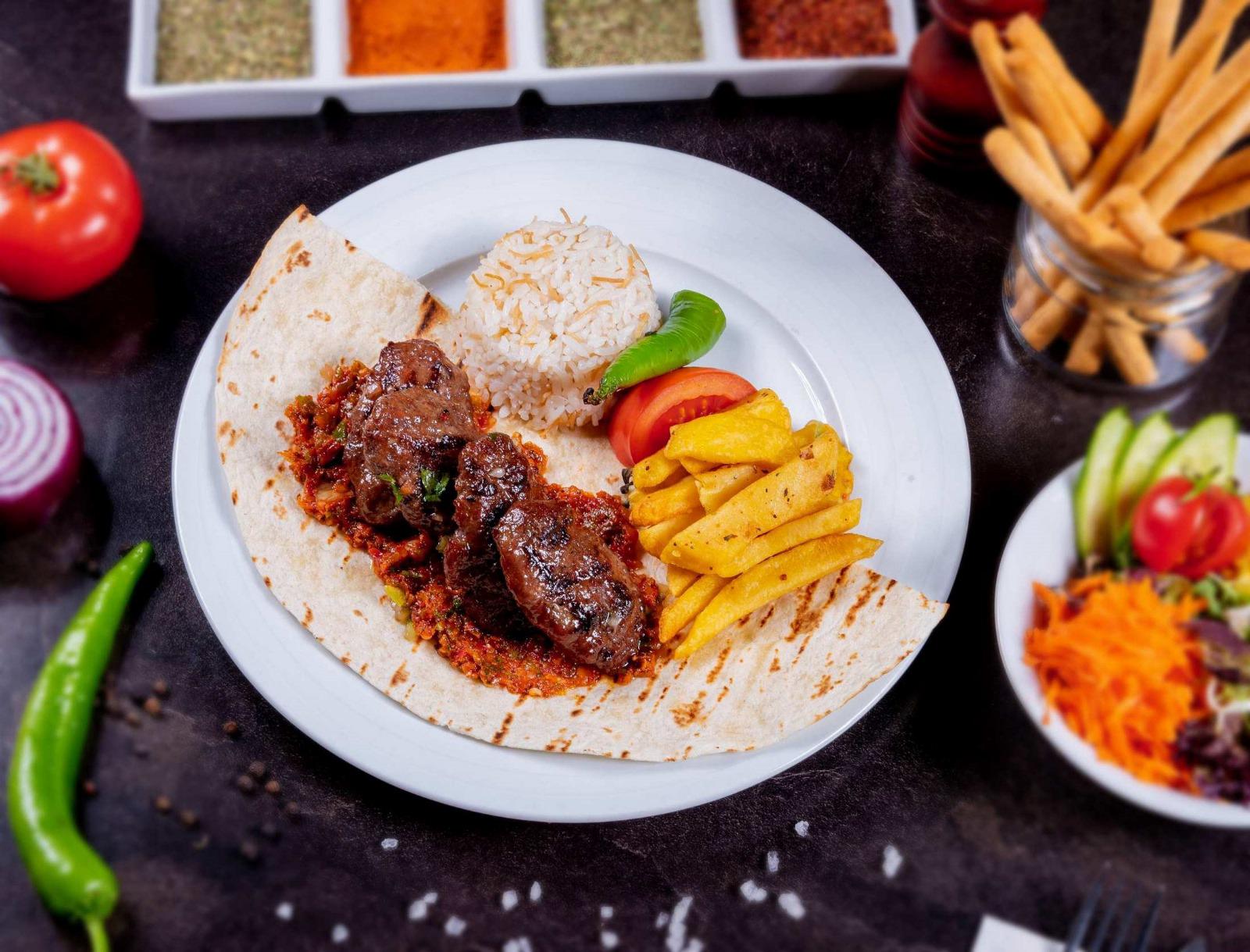 WYNDHAM KAŞARLI KÖFTE  / WYNDHAM GRILLED MEETBALL (180 GR)	