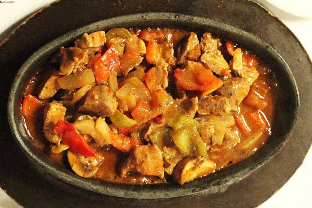 Piliç Güveç (Chicken Casserole)