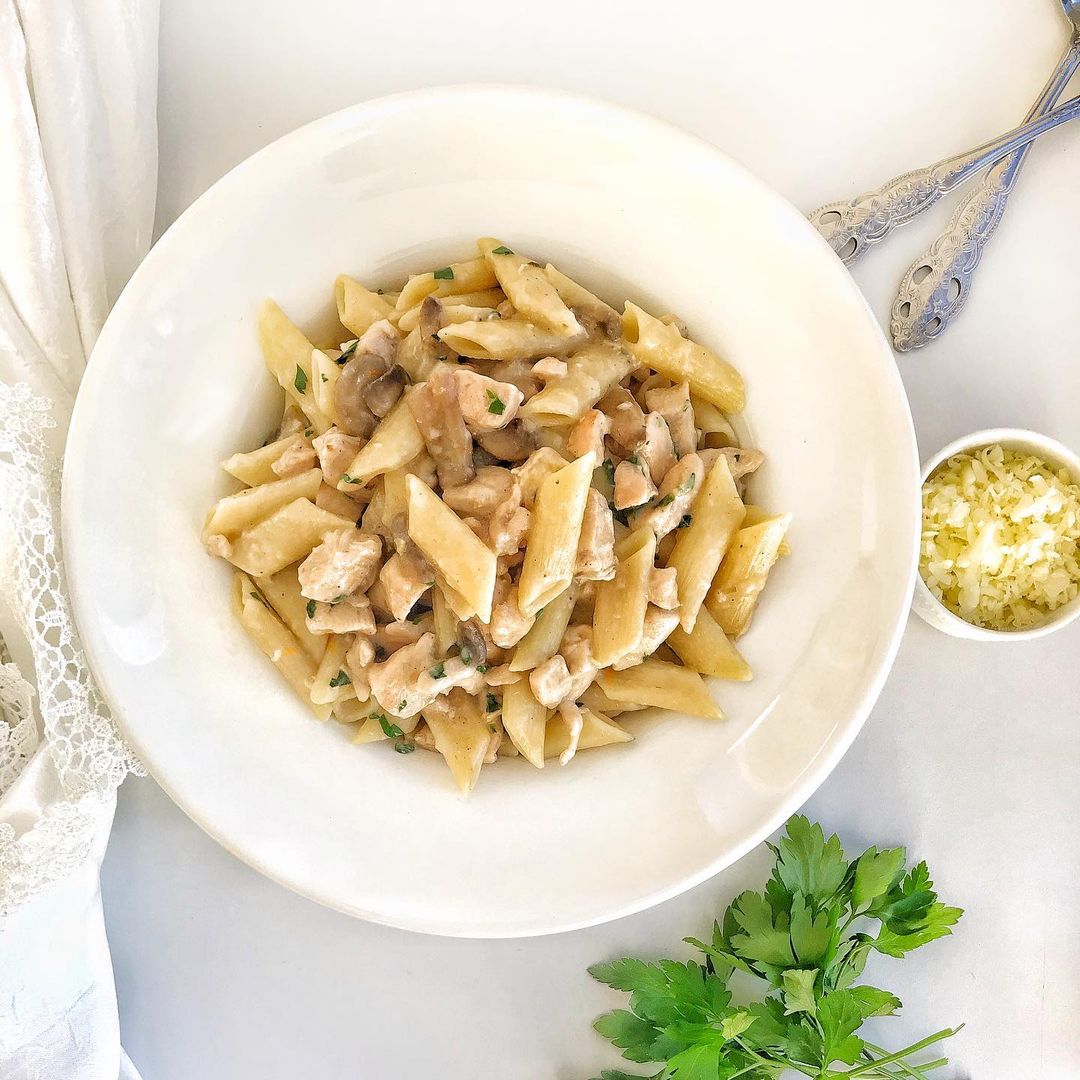 Tavuklu Makarna (White Pasta With Chicken)
