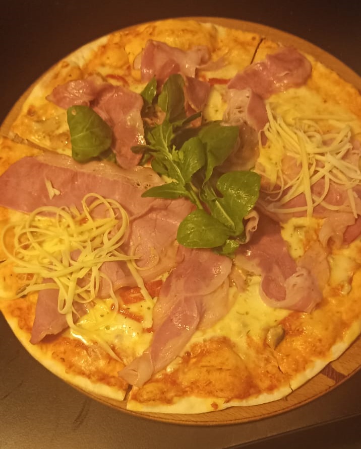 Artichoke pizza