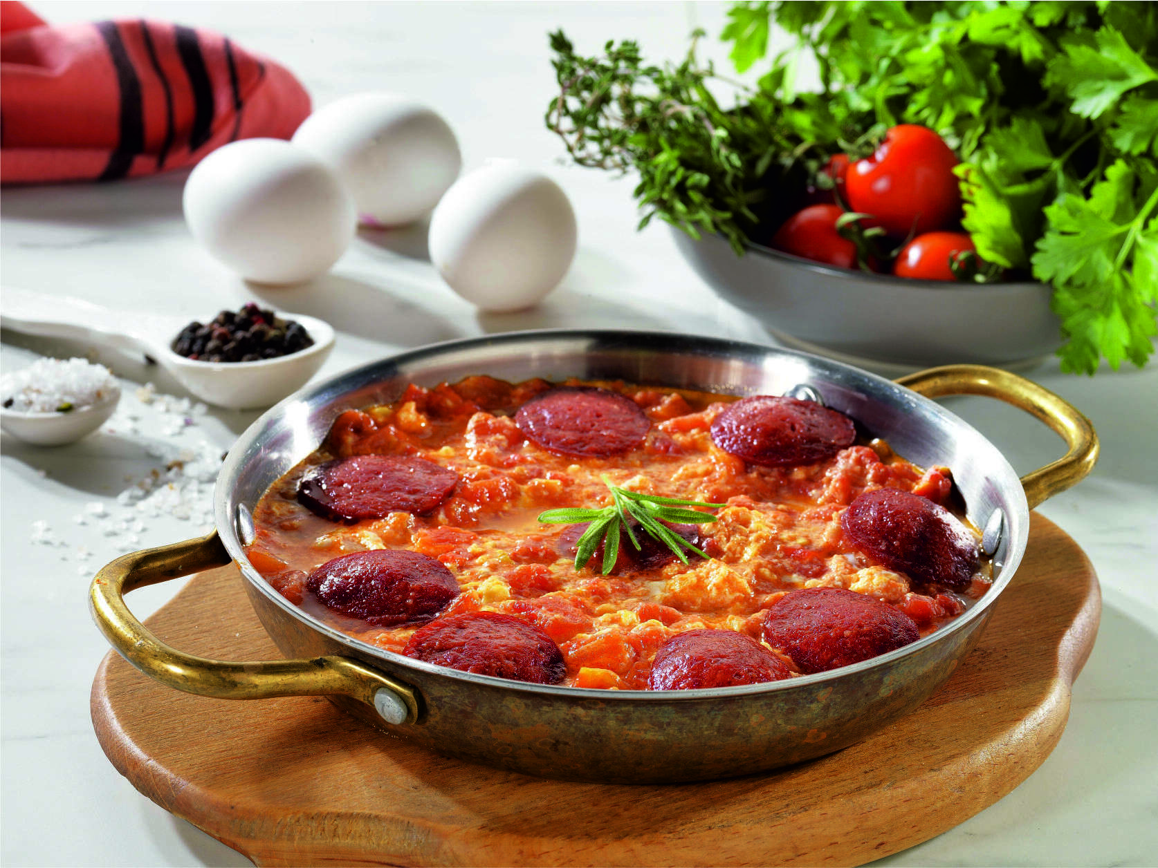 Menemen with sucuk