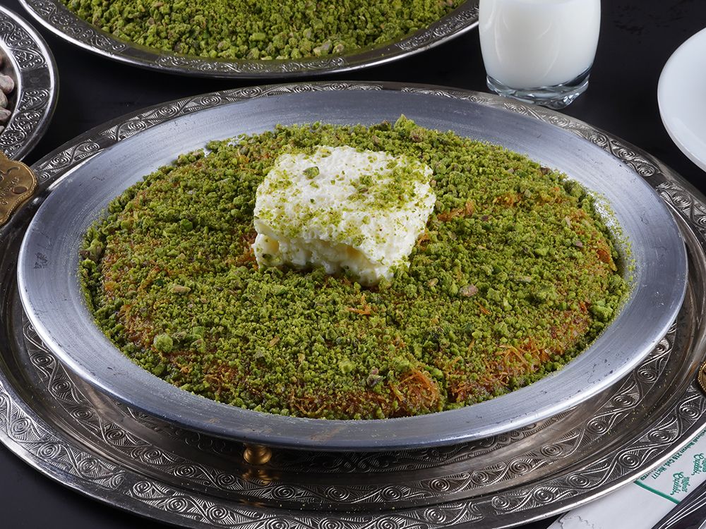 Paşa with cheese and clotted cream