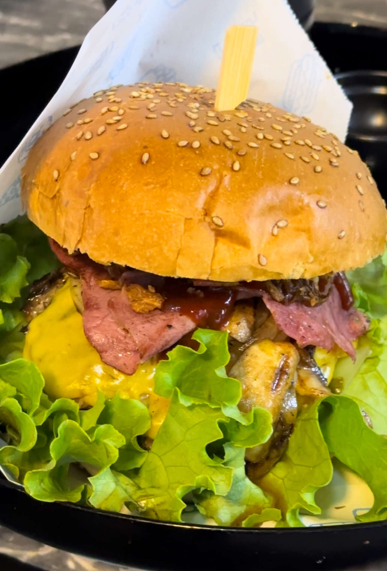 Bomburger (Handmade)