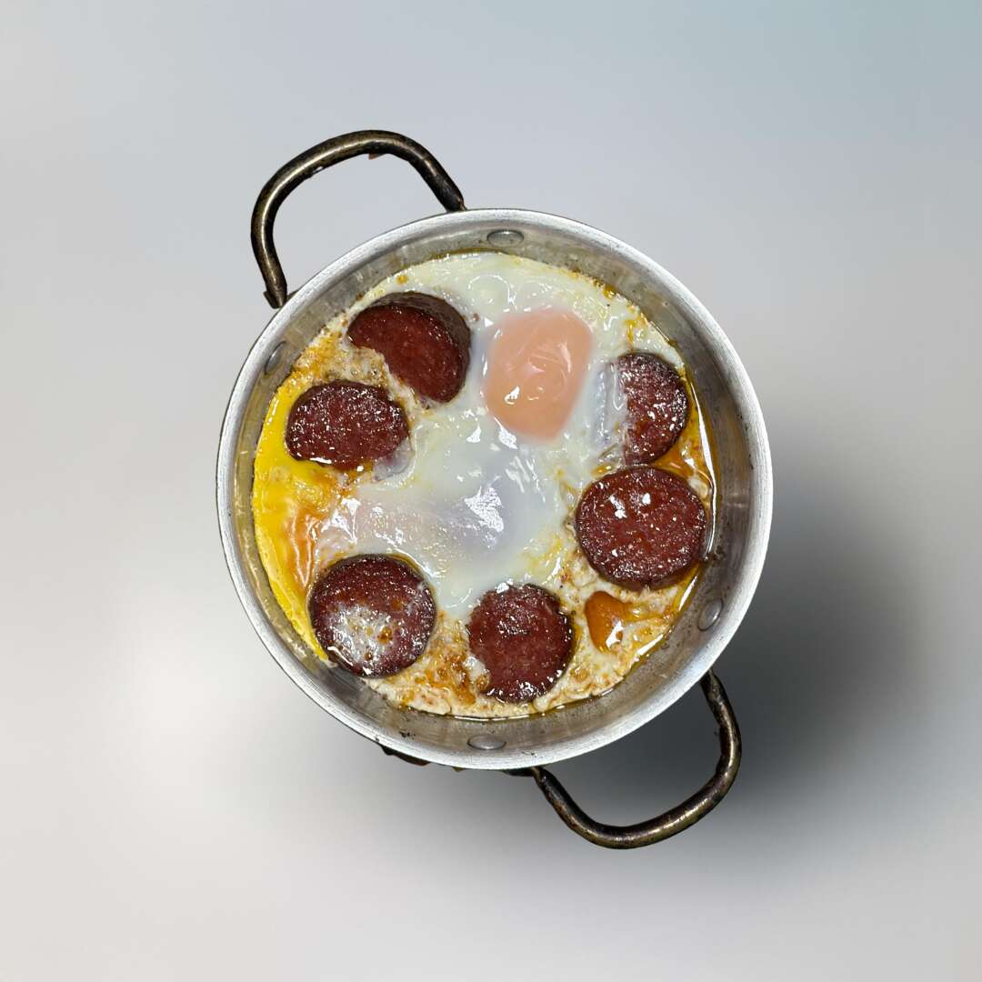 Sucuk and eggs