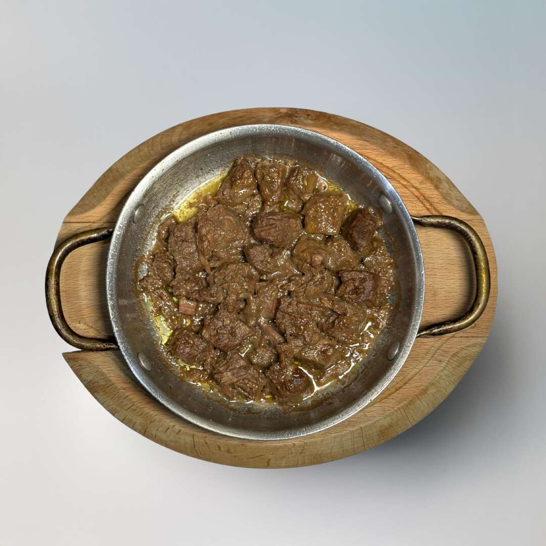 Kavurma in a pan