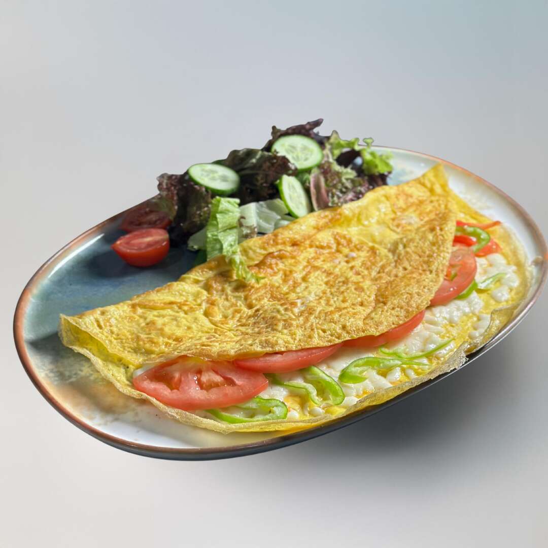 Tomato, Pepper and Kaşar Cheese Omelette