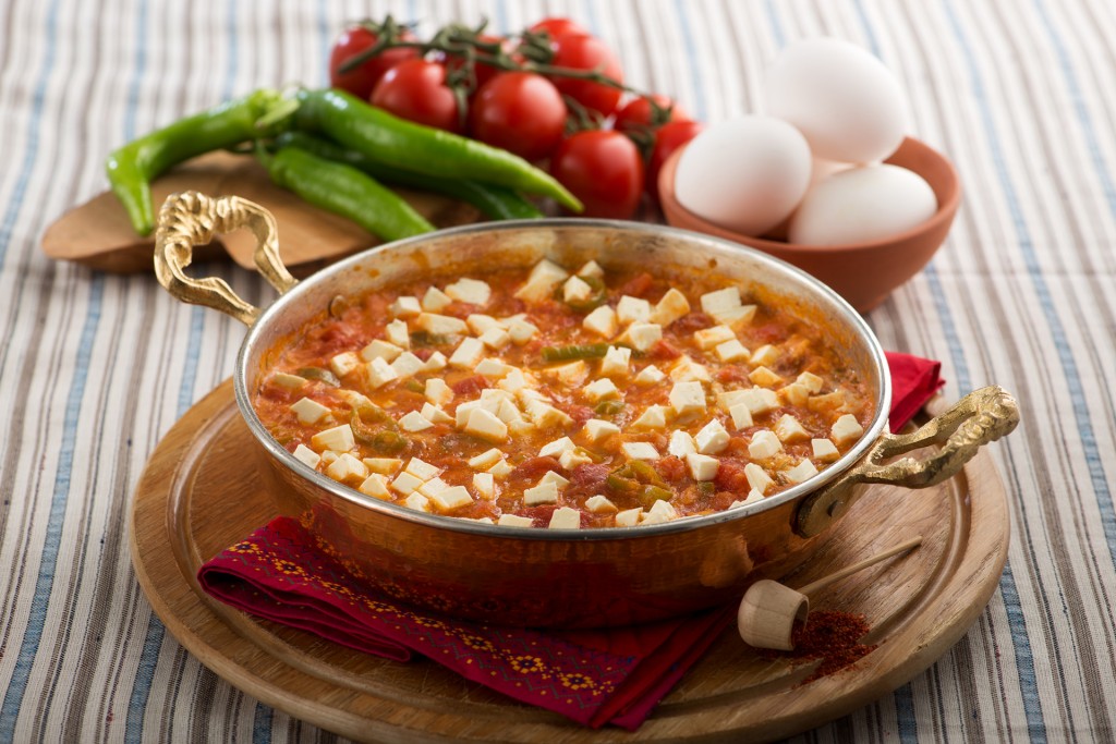Menemen with white cheese
