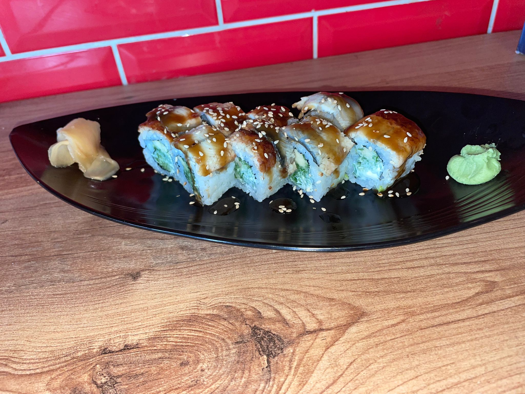 Dragon roll (8 pieces)