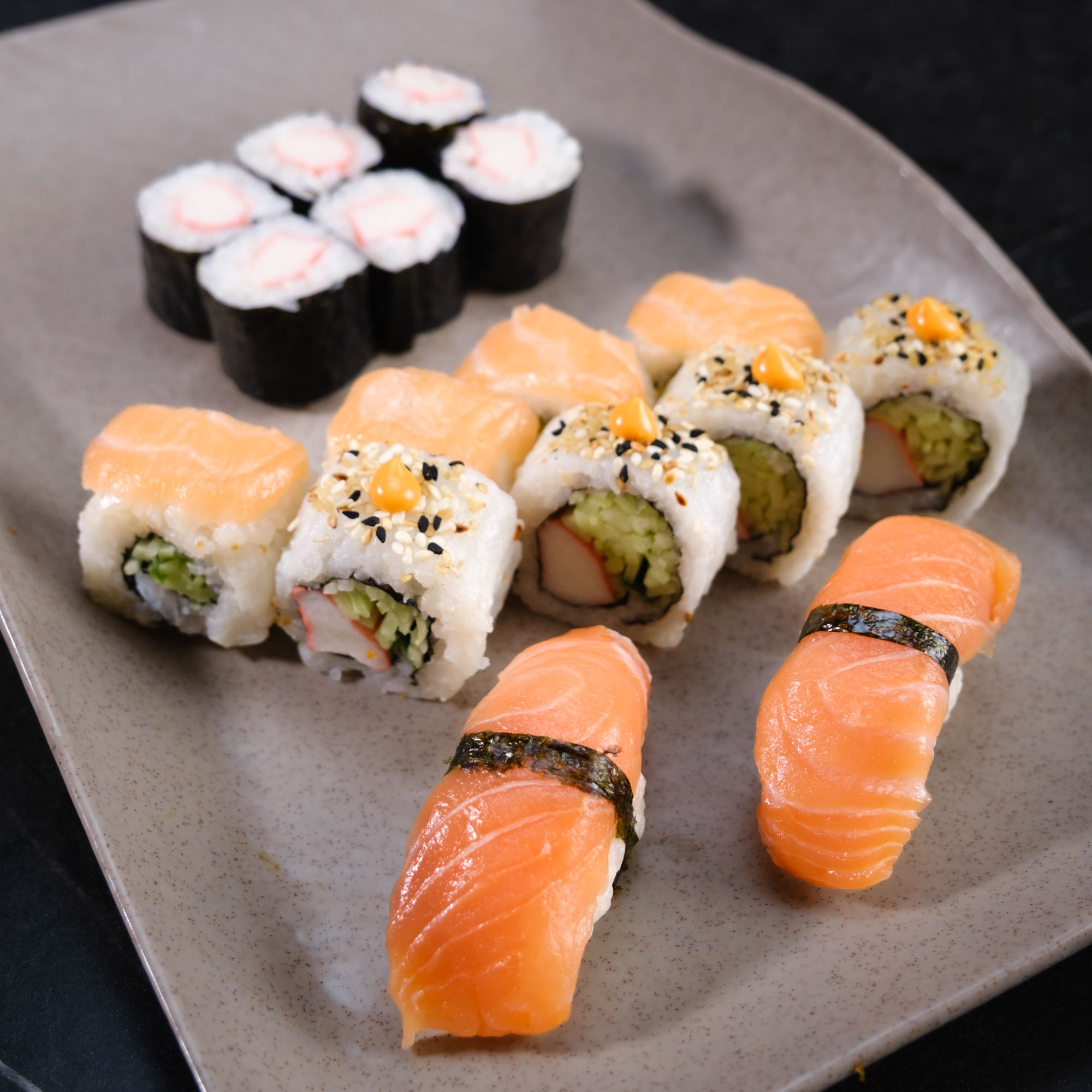 Sushi set 2 (16 pieces)