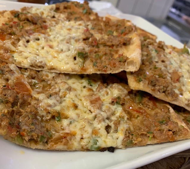 Kıymalı Kaşarlı Pide